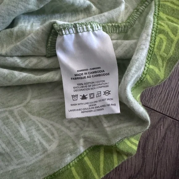 Nike BOYS green Logo All-Over Print Tee - Picture 4 of 7